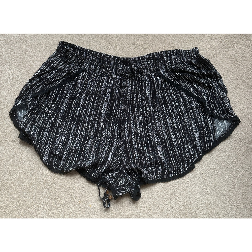 ✨2/$20 NWT City Chic Scoop Print Shorts Black Wht XL Women's Plus Size 22 Beachy - Picture 12 of 15